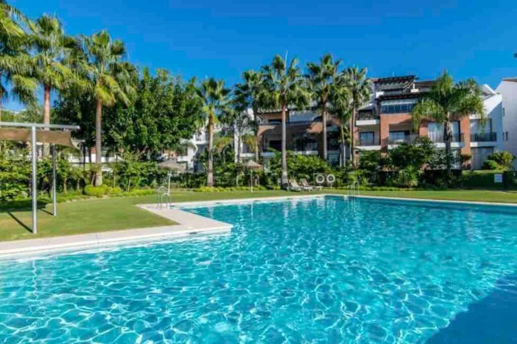 Precioso Atico Con Vistas Y Jacuzzi Privado En La Terraza * Estepona